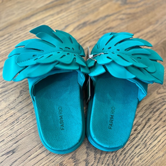 Farm Rio Monstera Leaf Slide Sandals in Green - Picture 6 of 11
